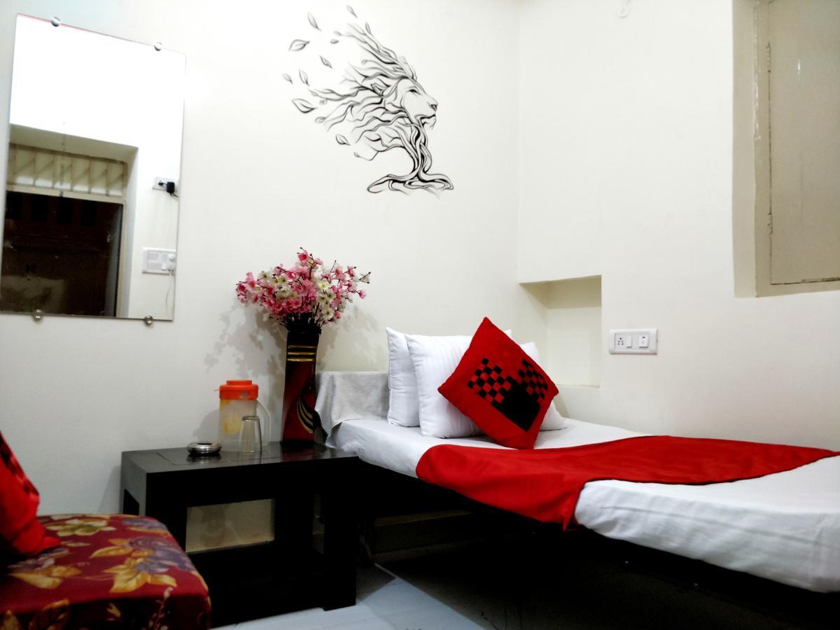 City Hotel Prayagraj Exterior photo
